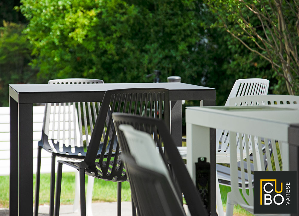 giardini-arredati-tavoli-da-esterno-outdoor-italia